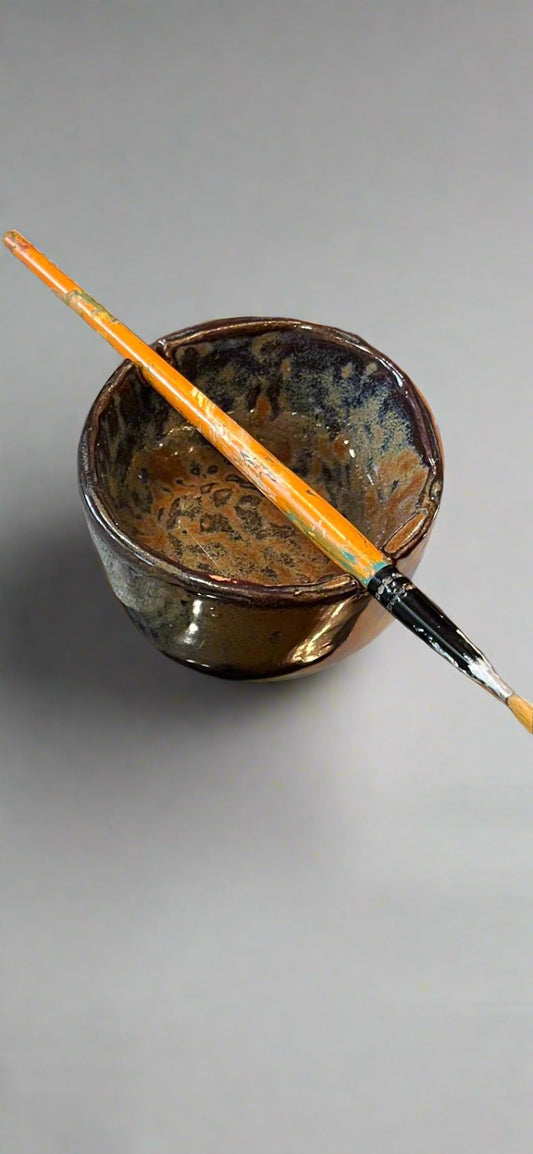 Ceramic bowl for paint brush